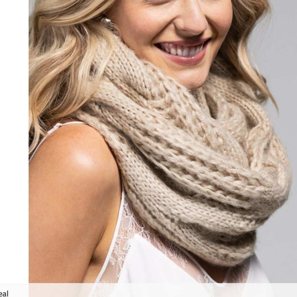 Cable Knit Infinity Scarf - Picture 2 of 2